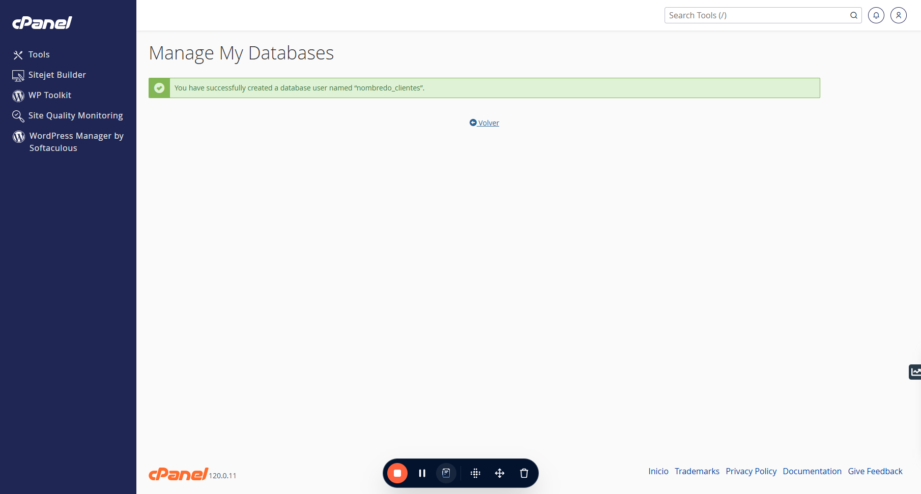 Este mensaje en verde indicará que ya se creó el usuario, para volver al administrador de bases de datos haz click en Volver.